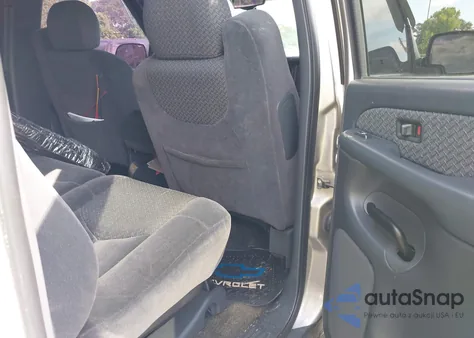 2002 Chevrolet Avalanche 1500 из США, поврежденный, VIN 3GNEC13T32G246202